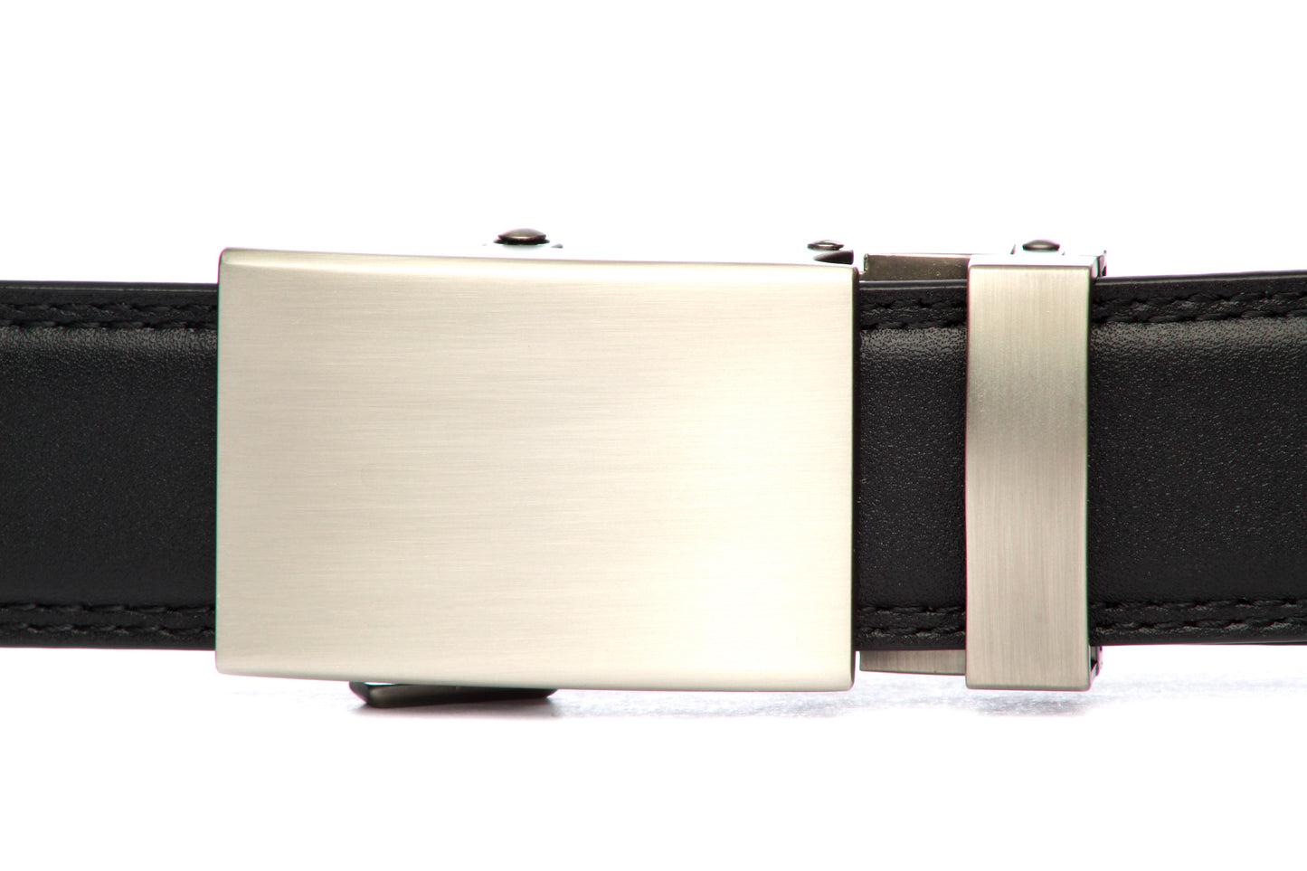 Men's classic ratchet belt buckle in gunmetal with a 1.25-inch width, front view.