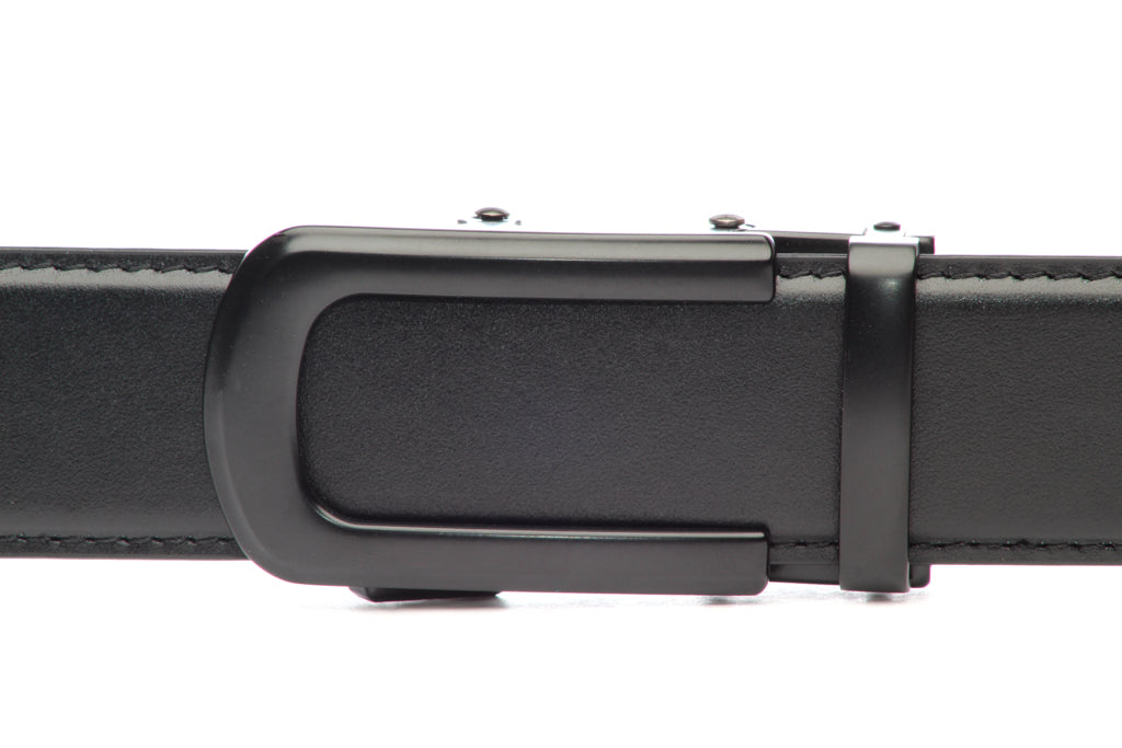 Men's traditional with a curve ratchet belt buckle in black with a width of 1.5 inches, front view.