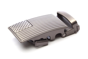 Men's USA flag ratchet belt buckle in gunmetal with a width of 1.5 inches.