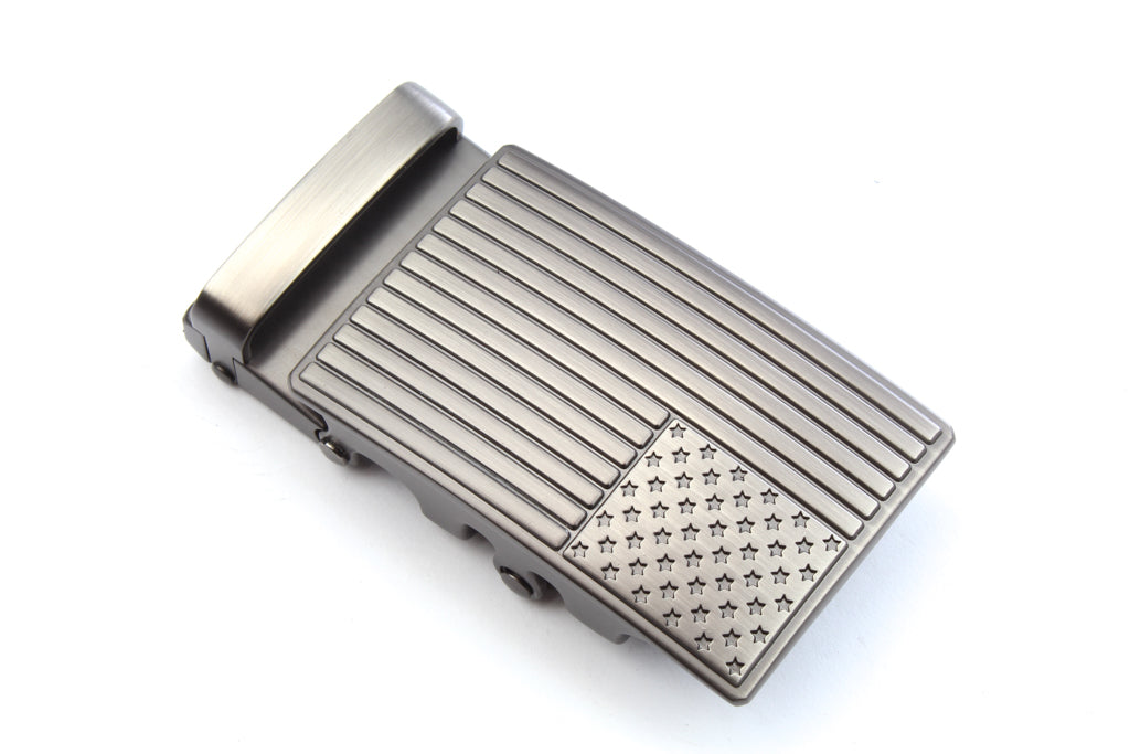 Men's USA flag ratchet belt buckle in gunmetal with a width of 1.5 inches, front view.