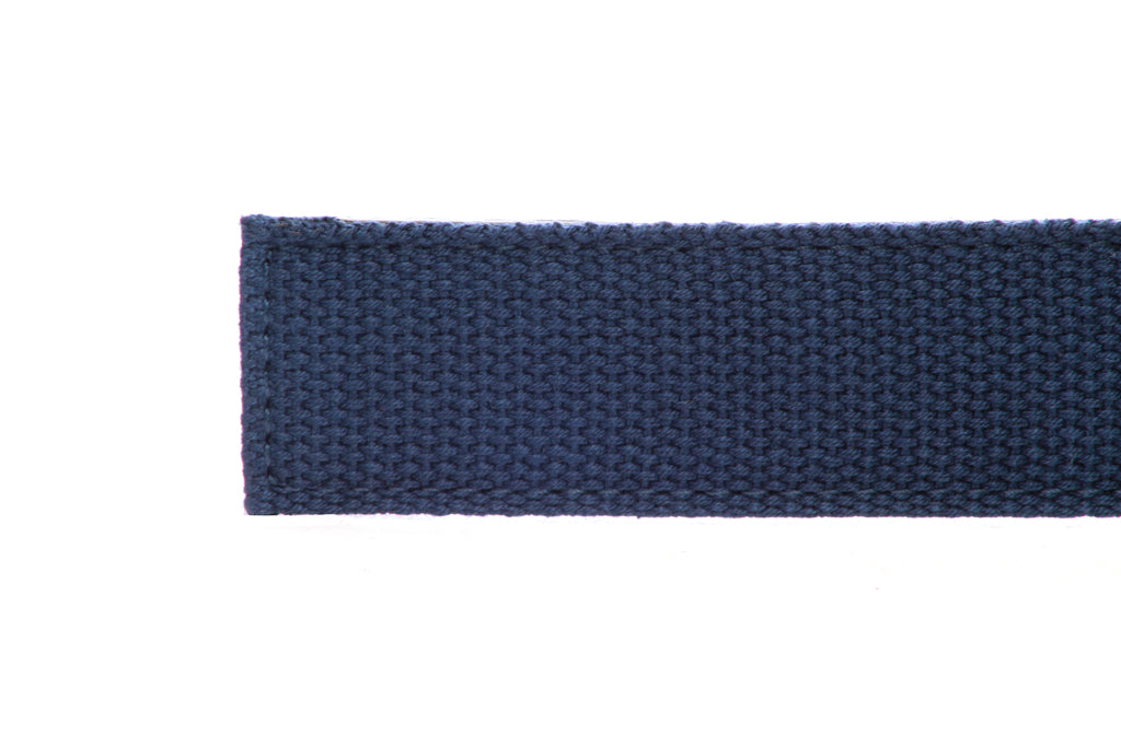 Men's canvas belt strap in navy with a 1.25-inch width, casual look, tip of the strap