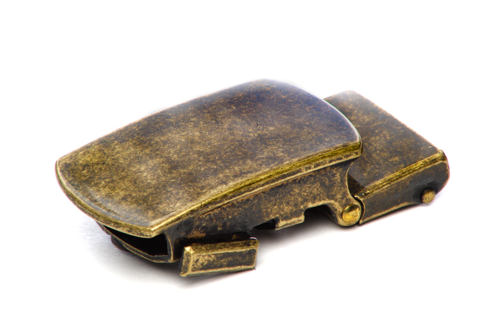Men's classic with a curve ratchet belt buckle in antiqued gold with a 1.25-inch width.