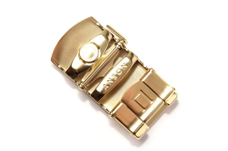 Men's classic with a curve ratchet belt buckle in matte gold with a width of 1.5 inches, mechanism view.