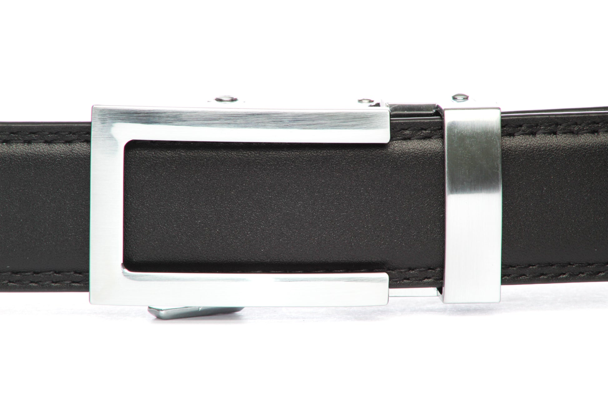 Men's traditional ratchet belt buckle in silver with a 1.25-inch width, front view.