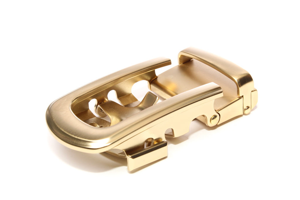 Men's traditional with a curve ratchet belt buckle in matte gold with a width of 1.5 inches.