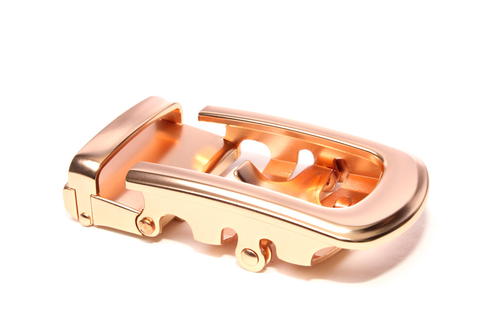 Men's traditional with a curve ratchet belt buckle in rose gold with a width of 1.5 inches, right side view.