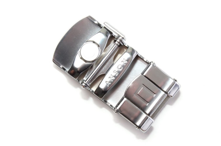 Men's traditional with a curve ratchet belt buckle in silver with a width of 1.5 inches, mechanism view.
